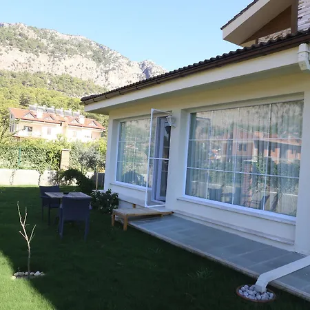 Naz Hotel 3*